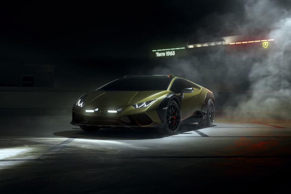 <p>2023 Lamborghini Huracán Sterrato</p>