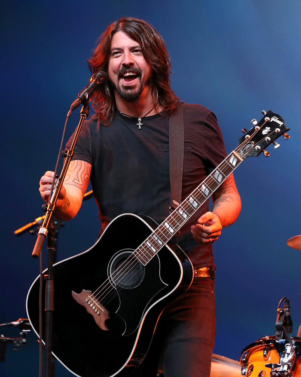 SAN FRANCISCO, CA - SEPTEMBER 12: Dave Grohl of the Foo Fighters performs during an Apple special event at the Yerba Buena Center for the Arts on September 12, 2012 in San Francisco, California. Apple announced the iPhone 5, the latest version of the popular smart phone. (Photo by Justin Sullivan/Getty Images)