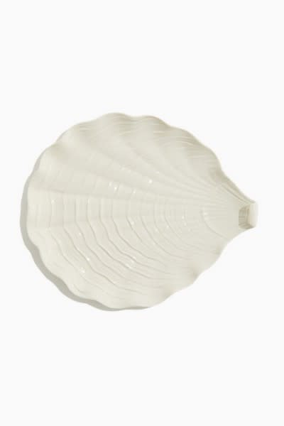 H&M Home Shell-shaped serving plate