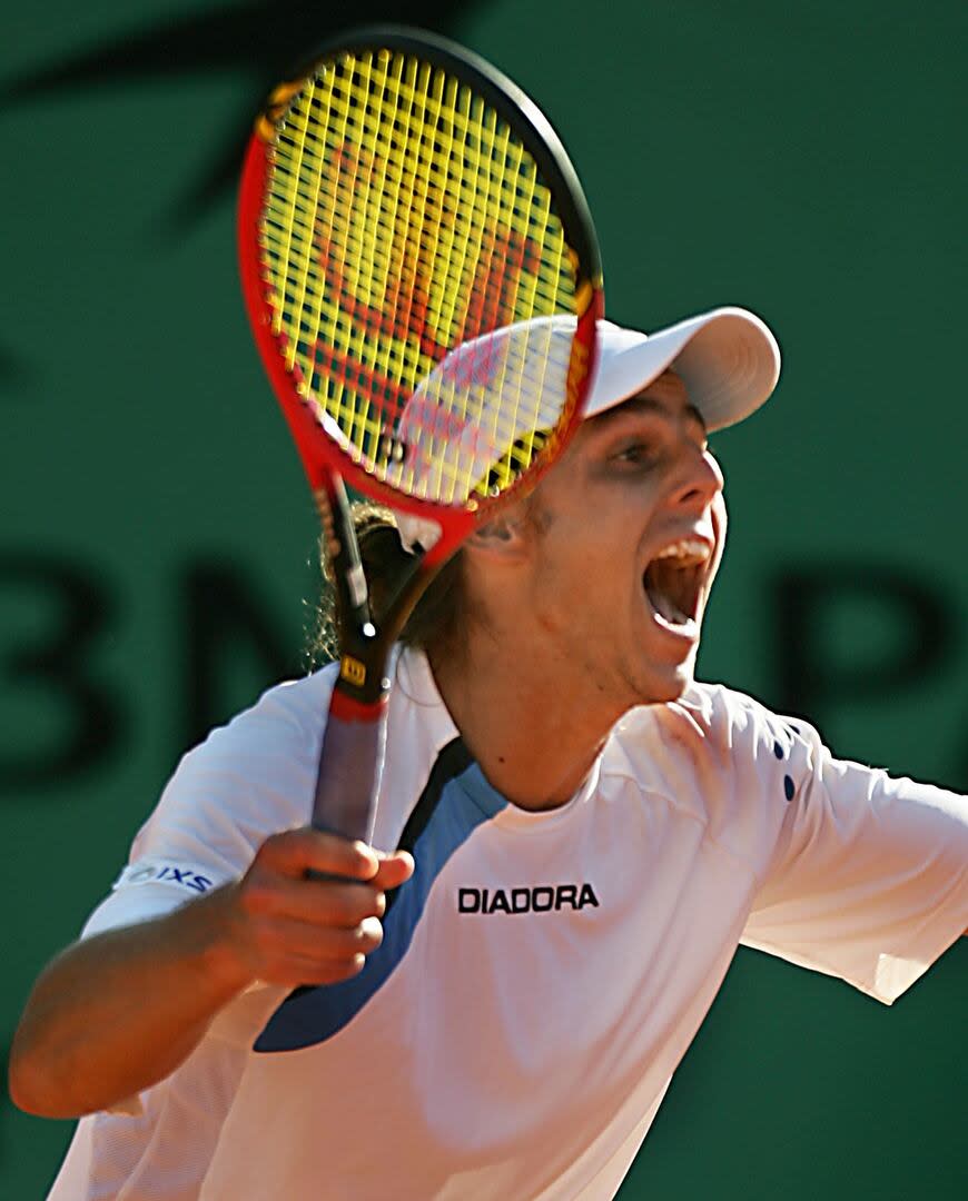 La celebración de Gaudio al conquistar Roland Garros 2004