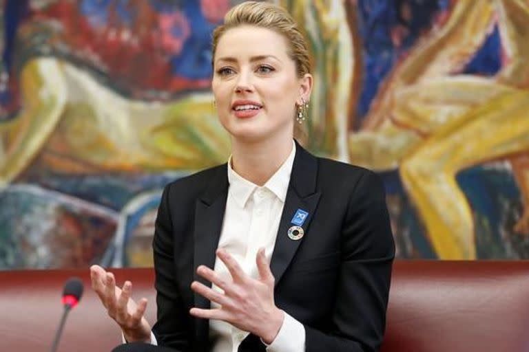 La actriz busca no tener que abonar la millonaria suma de dinero (Foto Instagram @amberheard)