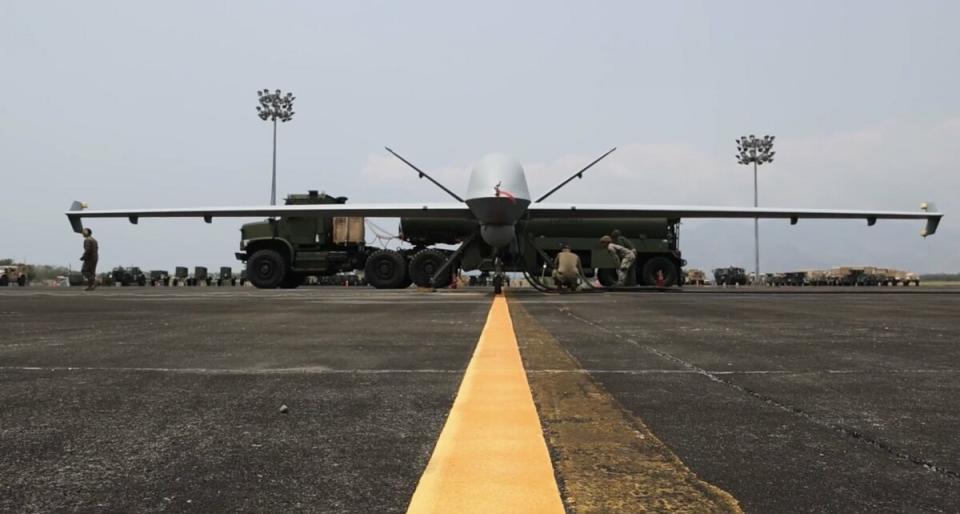 美菲年度「肩並肩」聯合軍演，美軍「全軍種」投入。MQ-9A Reaper(死神)無人高空偵察機也參與軍演。 圖：翻攝@Aaron_MatthewIL推特