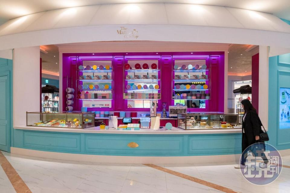 「台北文華東方酒店文華餅房ATT 4 Recharge」走出飯店，以精美的手工巧克力、法式馬卡龍及精緻甜點勾引甜點控。