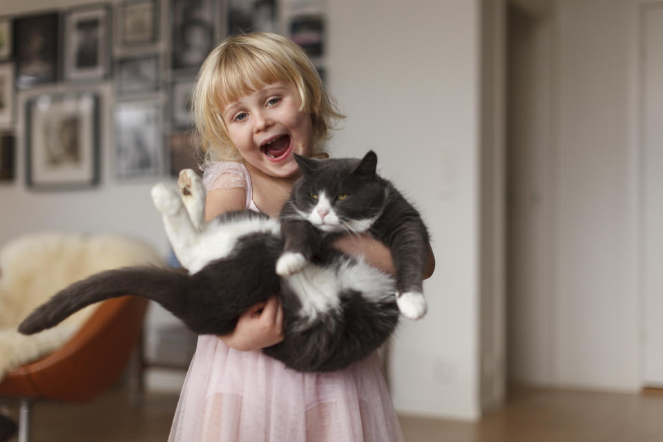 Have honest conversations with kids and younger family members on how best to treat pets. (Photo: Getty Creative)