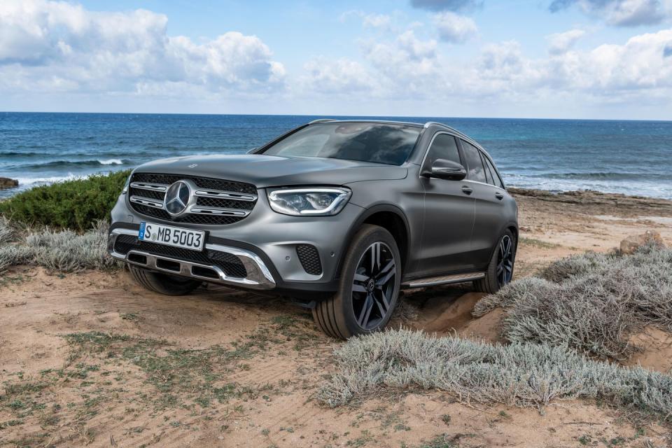 <p>Opting for the AMG Line trim brings a slightly more aggressive front bumper and diamond block grille in front and angular exhaust tips in the rear. 19-inch AMG split 5-spoke wheels are standard while 20-inch AMG Y 5-soke wheels are optional.</p>