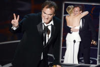 Regisseur Quentin Tarantino freute sich darüber, dass seine Nachbarin Charlize Theron ihm den Oscar für das Beste Drehbuch überreichte.