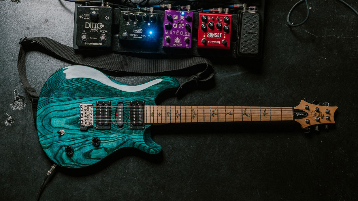  PRS SE Swamp Ash Special Iri Blue. 