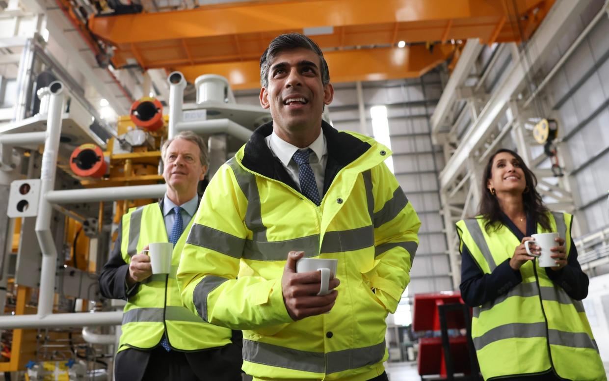 Rishi Sunak with The Secretary of State for Scotland, Alistar Jack and the Secretary of State for Energy and Net Zero, Claire Countinho