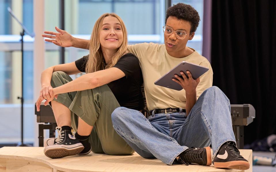 'The closest friendship in Shakespeare': with Leah Harvey in rehearsal for As You Like It - Manuel Harlan