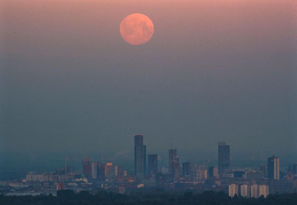 the flower moon is this year's last supermoon