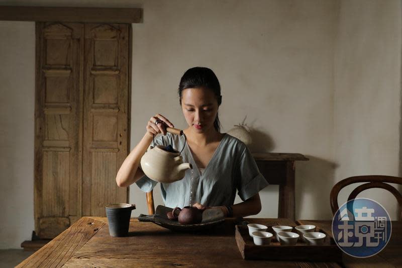 「三徑就荒」主理人簡瑋婷打造美感與自在並蓄的茶空間。