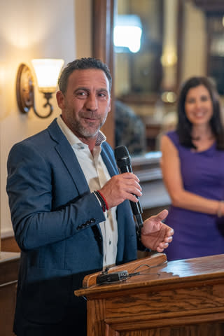 Life Guard Imaging's VP of Business of Development Martin Gramatica and WFLA host Gayle Guyardo (Photo: Business Wire)