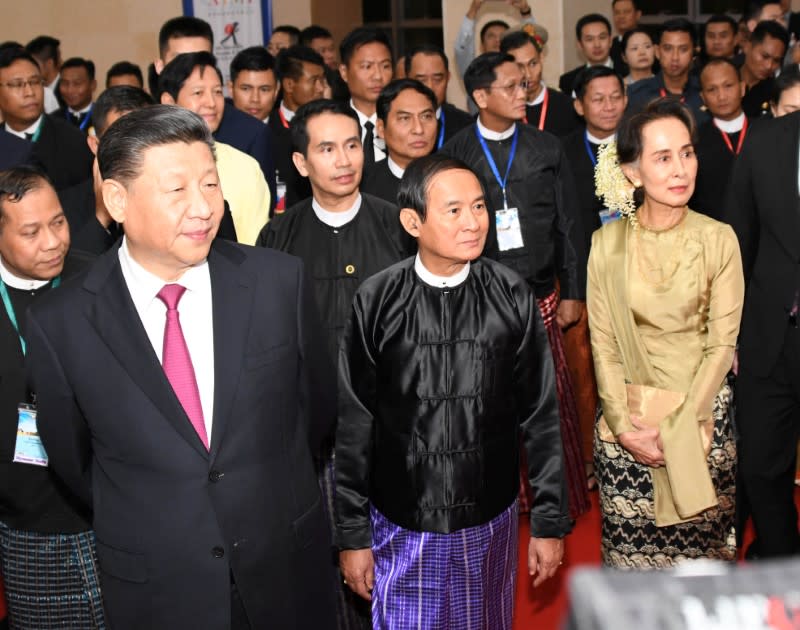 Chinese President Xi Jinping, Myanmar President Win Myint and Myanmar State Counsellor Aung San Suu Kyi attend a cermony marking Myanmar and China's 70th anniversary of diplomatic relations at in Naypyidaw