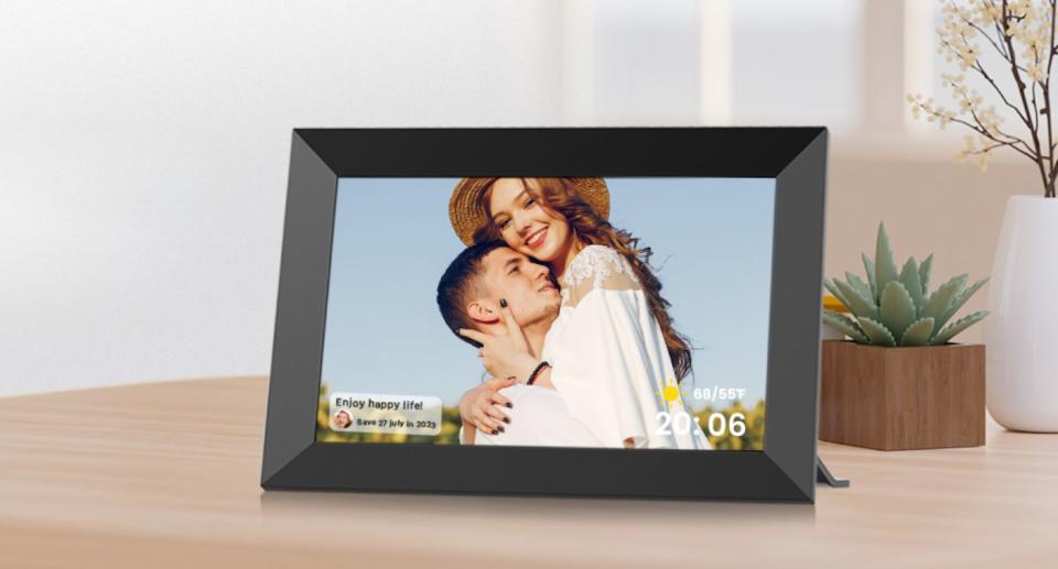the Digital Picture Frame from Amazon 