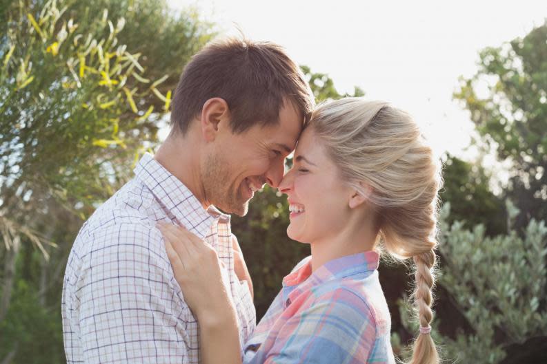 Reír, tener cosas en común y mantener una buena comunicación son los pilares de una pareja feliz pero, ¿sabes cómo lograrlo? (Foto: Getty)