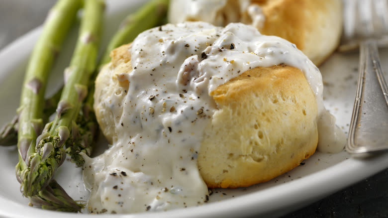 biscuits and gravy with asparagus