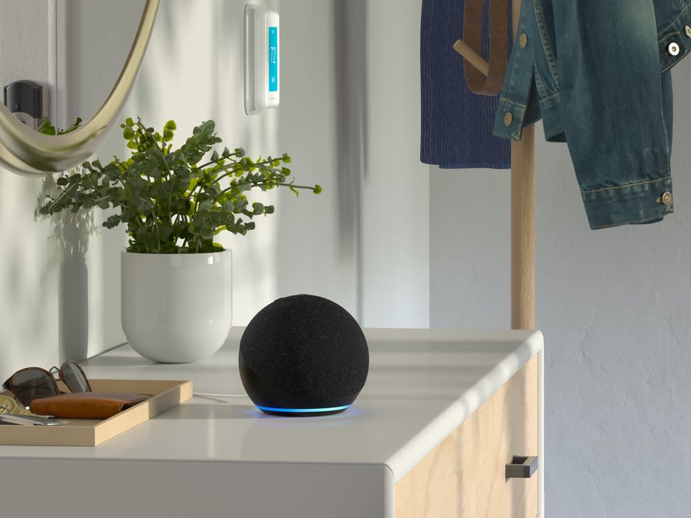 Die Sprachassistentin Alexa ist unter anderem in den Echo-Lautsprechern von Amazon Zuhause. (Bild: Amazon)