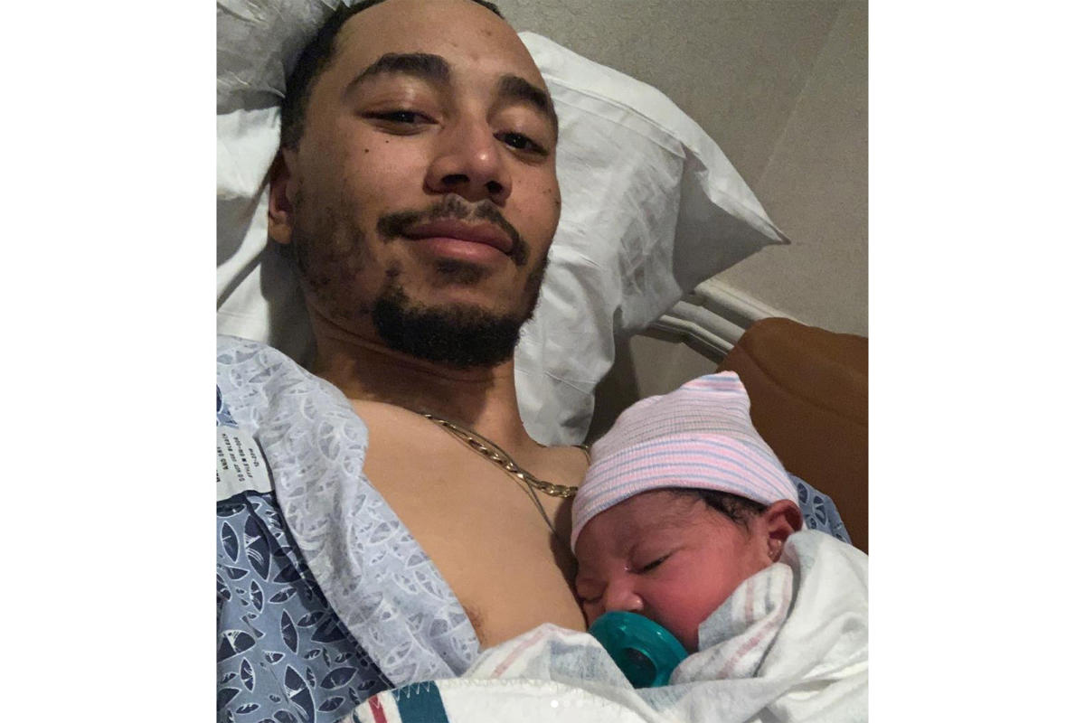 Red Sox's Mookie Betts welcomes daughter 