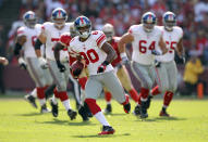 SAN FRANCISCO, CA - NOVEMBER 13: Victor Cruz #80 of the New York Giants runs with the ball after making a reception against the San Francisco 49ers at Candlestick Park on November 13, 2011 in San Francisco, California. (Photo by Ezra Shaw/Getty Images)