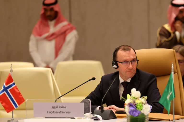 Norwegian Foreign Minister Espen Barth Eide has called for an "Arab-European leadership" to jump-start a two-state solution to the Israeli-Palestinian conflict during talks in the Saudi capital (Fayez Nureldine)