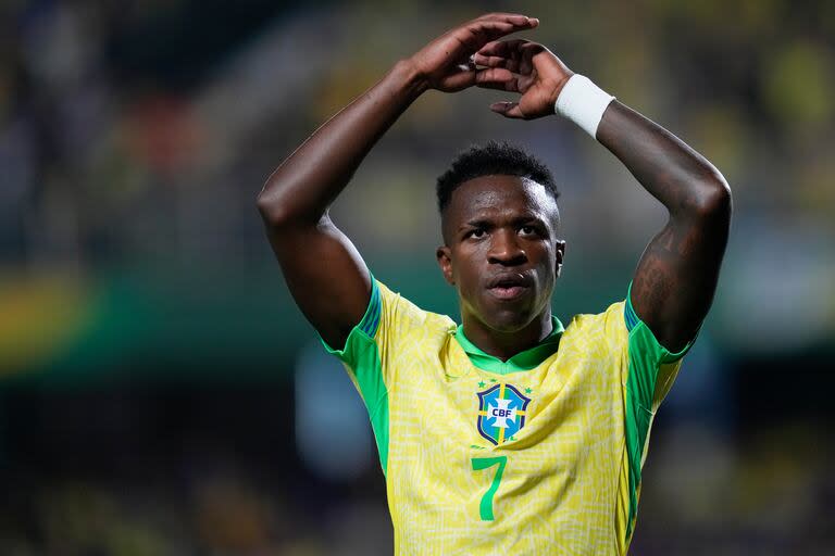 Vinicius Jr. no podrá estar presenta en ninguno de los dos encuentros debido a una lesión (AP Foto/Silvia Izquierdo)