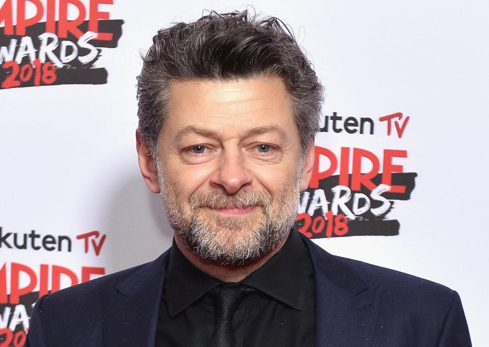 Wir kennen ihn als Gollum aus "Herr der Ringe" oder Caesar aus der "Planet der Affen"-Reihe: Andy Serkis. Durch das Motion-Capture-Verfahren konnte der Brite bereits den verschiedensten Wesen seinen Körper leihen. 2018 wagte sich Serkis auch hinter die Kamera ... (Bild: Jeff Spicer/Getty Images)