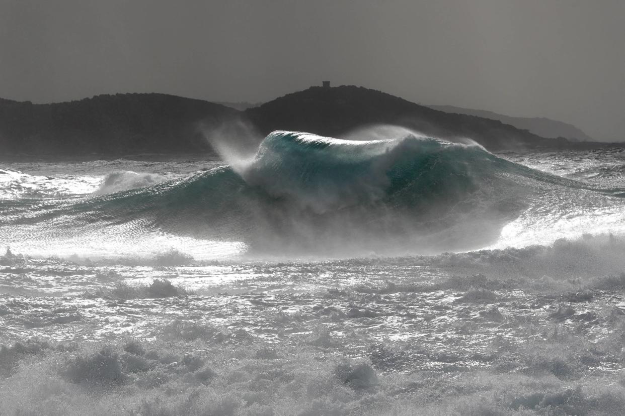 Un exercice de sécurité civile sur le risque tsunami est mené ce vendredi 19 janvier entre 10 h et 10 h 30 dans les neuf départements méditerranéens les plus exposés. (illustration : Tempête Denise au large de la Corse, en 2022)