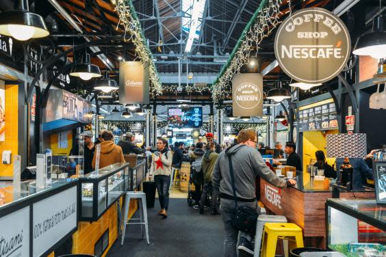 The food stalls of Mercado de Campo de Ourique (istock)