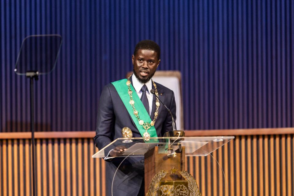 <span>Bassirou Diomaye Faye prononce son discours en tant que président du Sénégal dans un centre d'exposition de la ville nouvelle de Diamniadio, près de la capitale Dakar, le 2 avril 2024. </span><div><span>JOHN WESSELS</span><span>AFP</span></div>