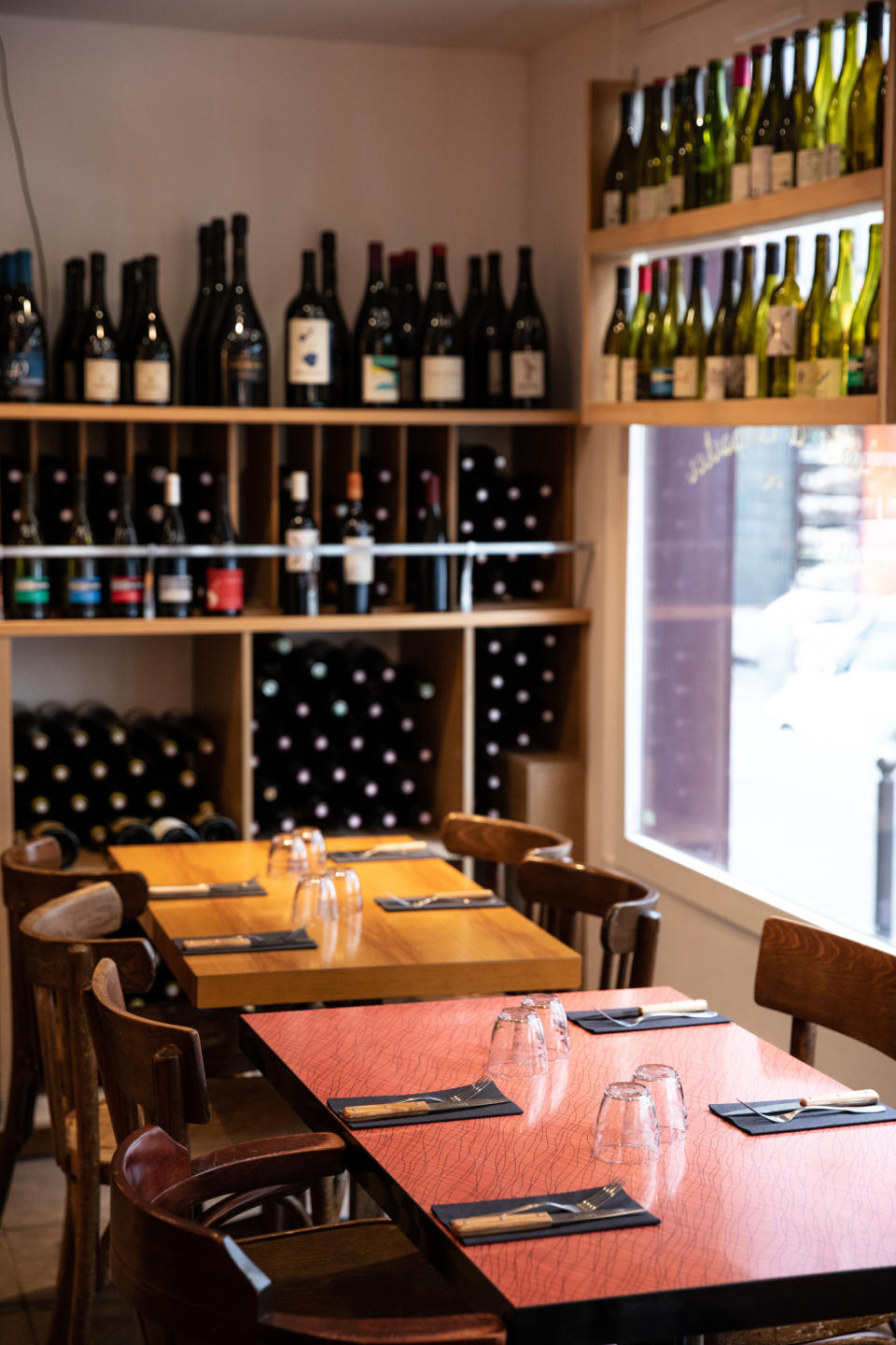 A La Vierge is a new restaurant and wine bar just around the corner form the Père Lachaise cemetery.