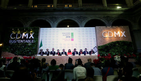 Mayors attend a news conference at the C40 Mayors Summit, in Mexico City, Mexico November 30, 2016. REUTERS/Henry Romero