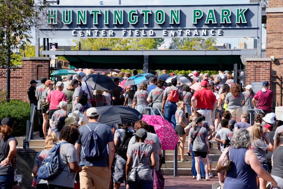 The crowd of CEA union members filed into Huntington Park Sunday for the member vote on the conceptual agreement between the union leadership and the school district.