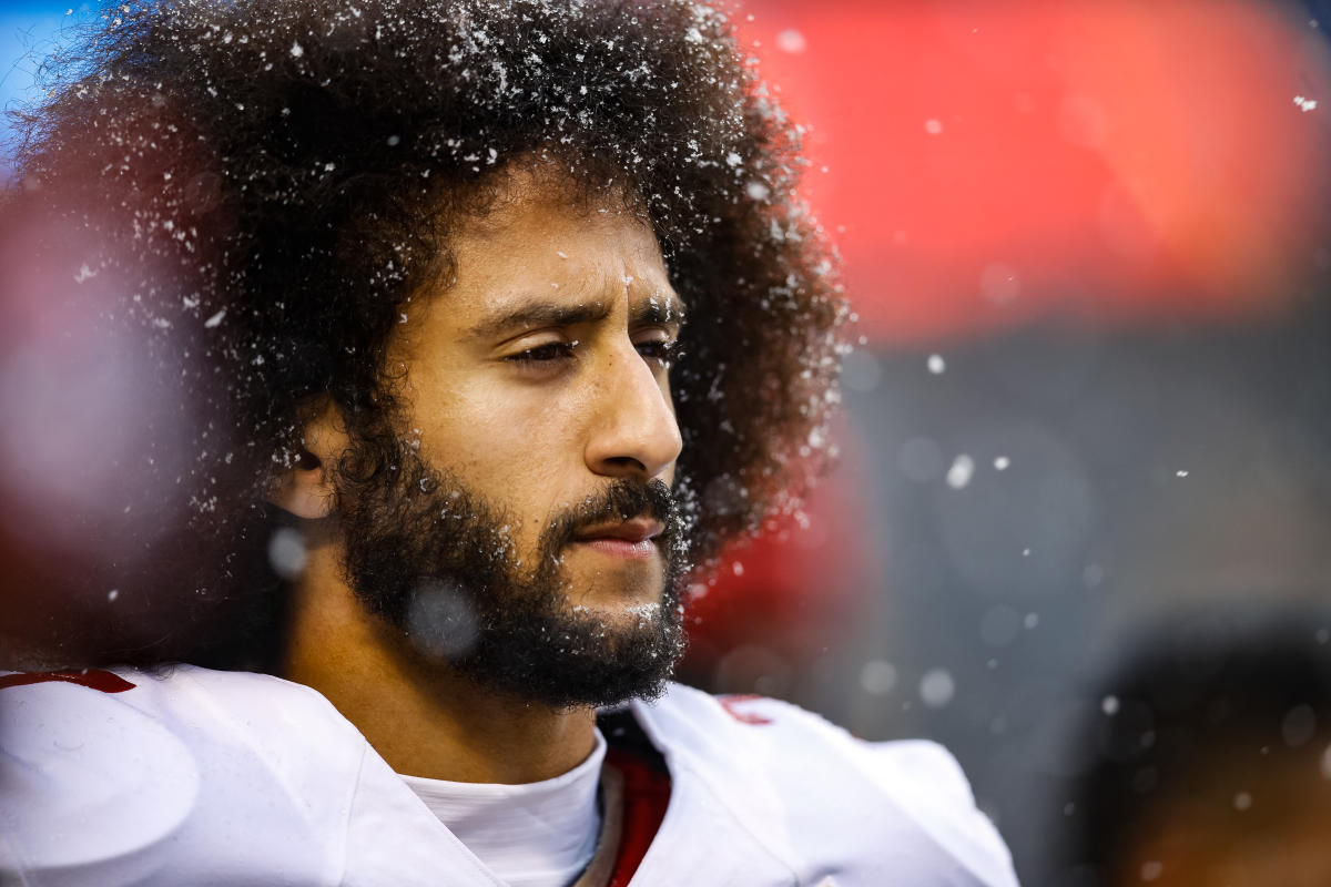 Kaepernick Faces Renewed Scrutiny as He Reclaims Job of Starting