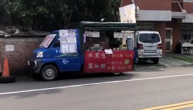 水煎包業者陳天祥已在南投縣水里鄉經營20年。（圖／東森新聞）