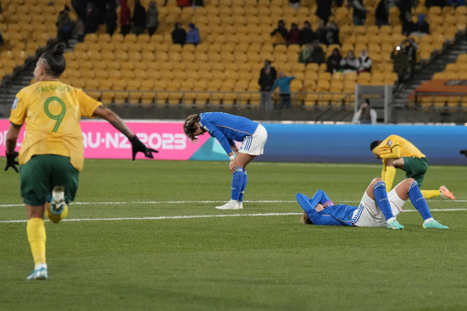 Italian players react after loosing the Women's World Cup Group G soccer match against South Africa in Wellington, New Zealand, Wednesday, Aug. 2, 2023. (AP Photo/Alessandra Tarantino)