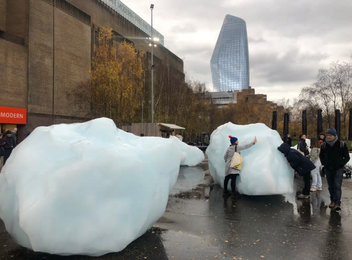 Los bloques de hielo en Londres para crear conciencia sobre el cambio climático