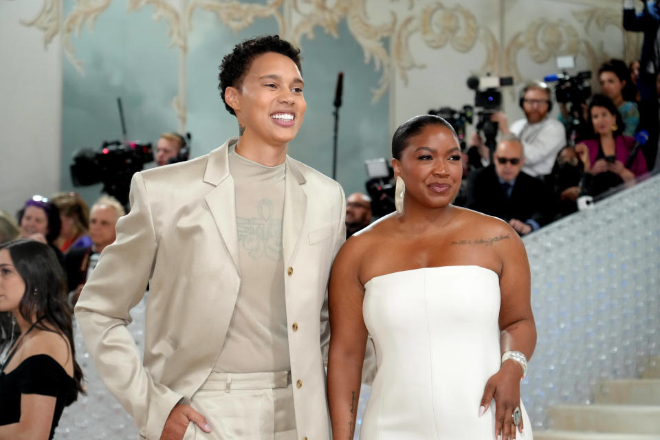 La basketteuse Brittney Griner et sa femme Cherelle, ici au Met Gala de New York le 1er mai 2023, attendent leur premier enfant.