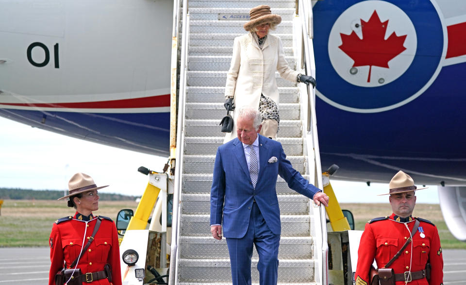 <p>Prince Charles, Prince of Wales and Camilla, Duchess of Cornwall arrive in Canada on May 17, 2022 in St. John's, Newfoundland and Labrador. The Prince of Wales and Duchess of Cornwall are visiting for three days from May 17 to 19. The tour forms part of Queen Elizabeth II's Platinum Jubilee celebrations. (Photo by Jacob King - Pool/Getty Images)</p> 