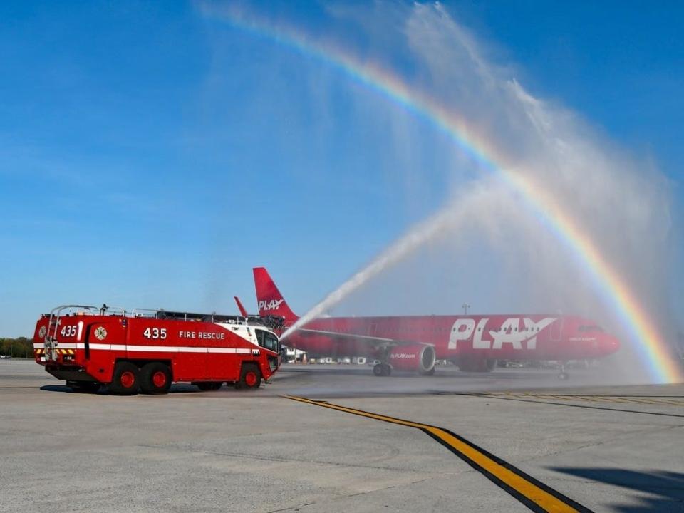 PLAY A321neo water salute in Baltimore.