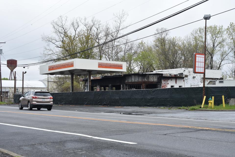 Newburgh has selected the Fidelity development group, a family run business, to redevelop 842 Broadway, a former auto service center located at the city's west-end gateway that burned down in 2018.