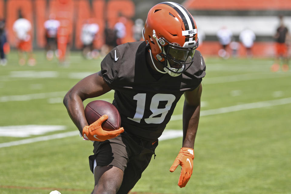 Cleveland Browns receiver David Bell participates in a drill during the NFL football team's rookie minicamp, Friday, May 13, 2022, in Berea, Ohio. (AP Photo/David Dermer)