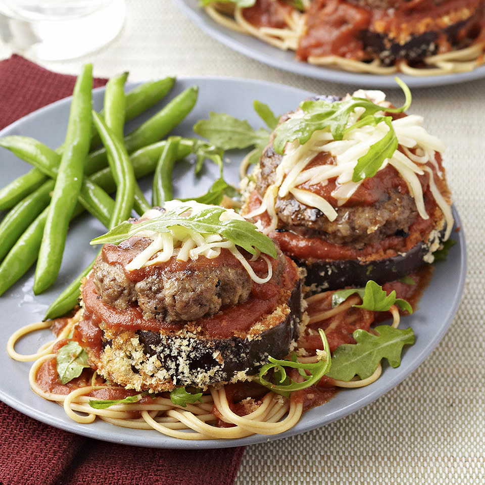 <p>This cheeseburger and eggpant Parm fusion recipe is a winning combination. Breaded eggplant slices are topped with marinara sauce, mozzarella cheese, and a delicious grilled lean beef burger--it's American classic meets Italian restaurant favorite! To make it a complete meal, serve with spaghetti with a side of steamed vegetables.</p>