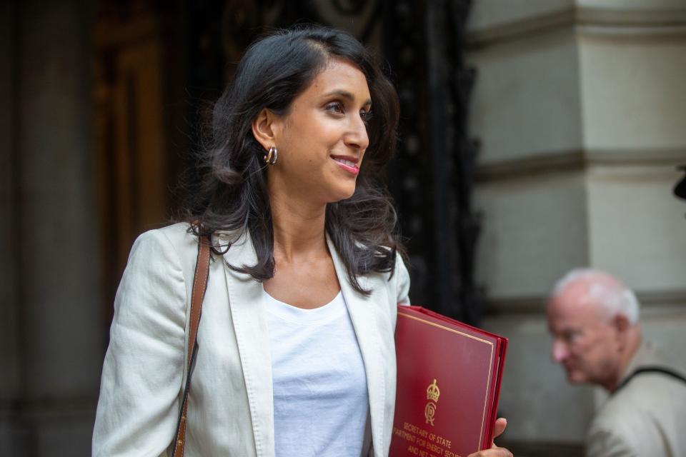London, England, UK. 12th Sep, 2023. Secretary of State for Energy Security and Net Zero CLAIRE COUTINHO is seen in Downing Street as cabinet meet, (Credit Image: © Tayfun Salci/ZUMA Press Wire) EDITORIAL USAGE ONLY! Not for Commercial USAGE! Credit: ZUMA Press, Inc./Alamy Live News