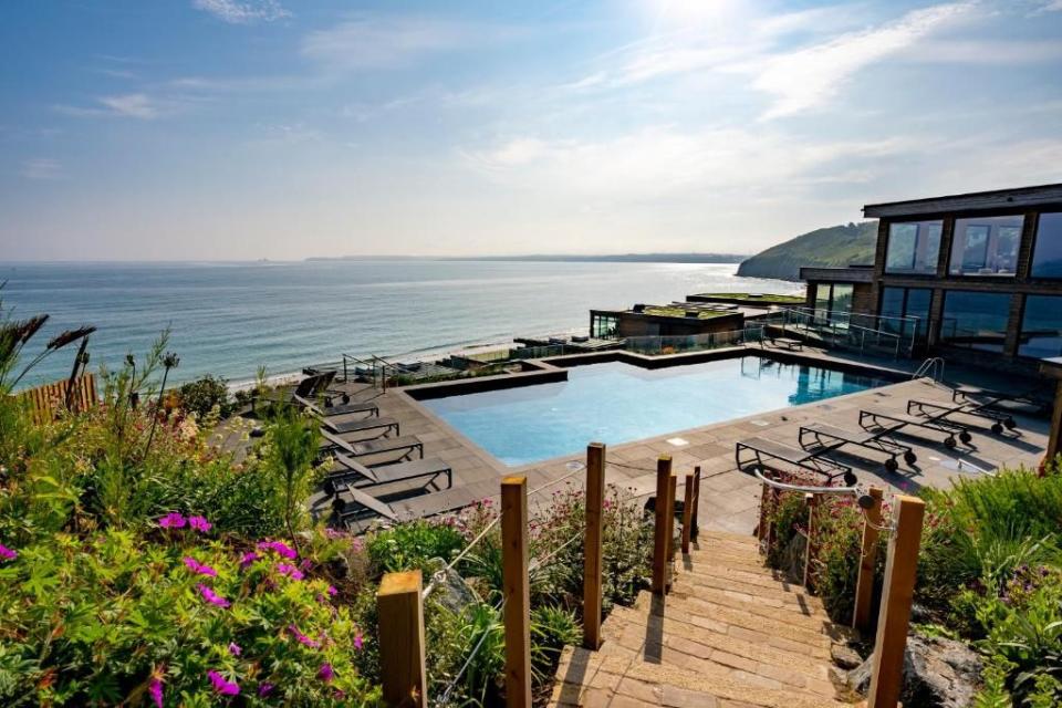 best places to stay in cornwall   luxury hotels cornwall
