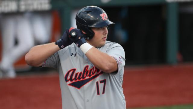 Auburn Baseball Honors Frank Thomas, Debuts Orange Jerseys