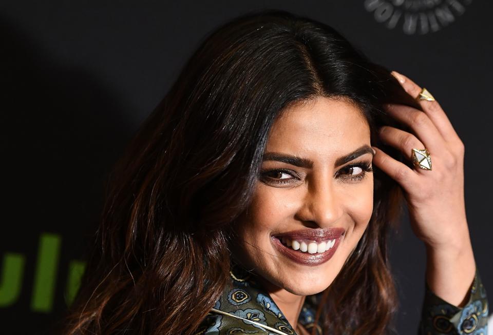 Priyanka Chopra Nailed '90s Brown Lipstick