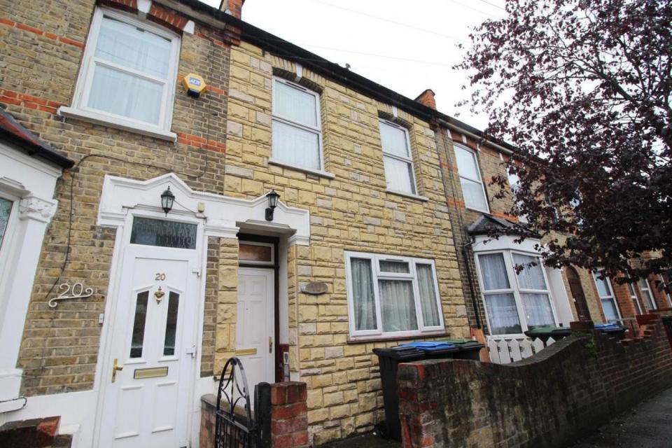 The seller of this Edmonton house rejected a first-time buyer's inital £375,000 offer but accepted immediately when the buyer upped their offer by £5,000 due to the stamp duty saving