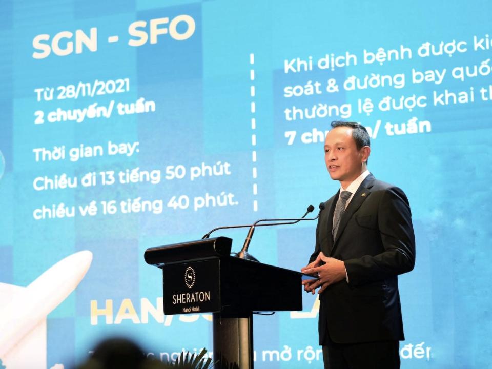 Vietnam Airlines CEO Le Hong Ha speaking in Hanoi on November 16