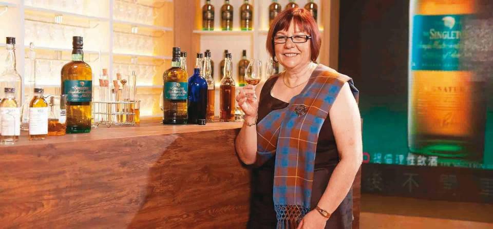 蘇格登首席調酒師瑪琳‧羅賓森於2012年4月獲得蘇格蘭威士忌最高榮譽The Keeper of The Quaich。