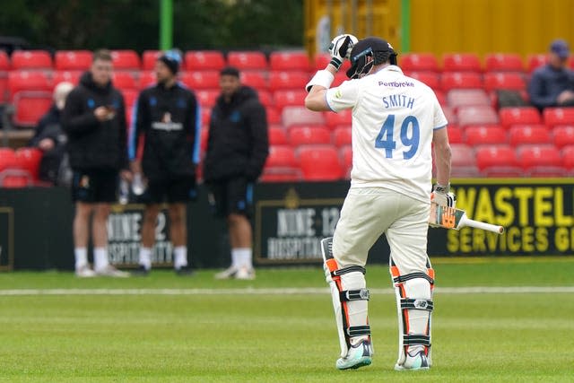 Sussex&#x002019;s Steve Smith looks dejected after his early dismissal